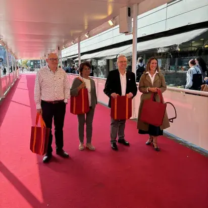 La alfombra roja del festival de San Sebastián se convierte en un símbolo de sostenibilidad y solidaridad